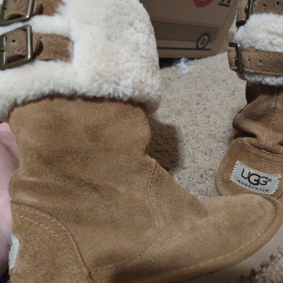 UGG Australia 11c Aleyah Sheepskin Suede Boots - Picture 10 of 10